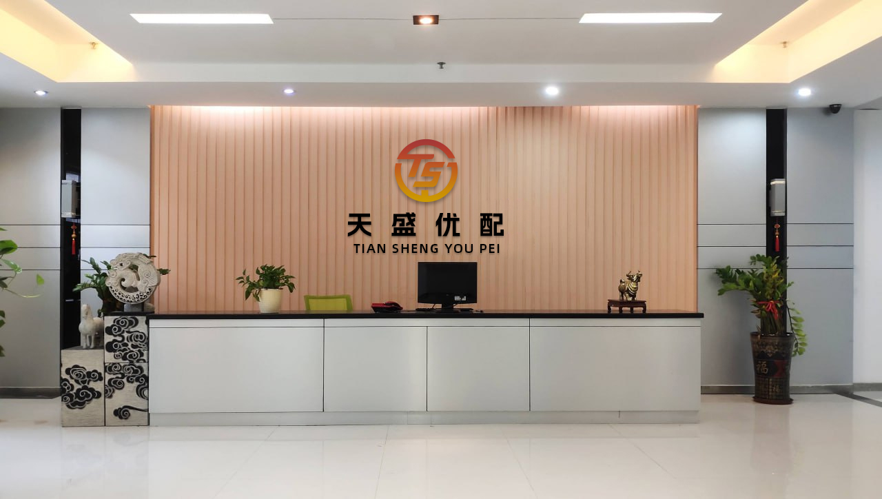 点金盒配资 发现轮胎被钉子扎破了怎么办？直接拔？正确的处理方式是..._应急_检查_孔洞